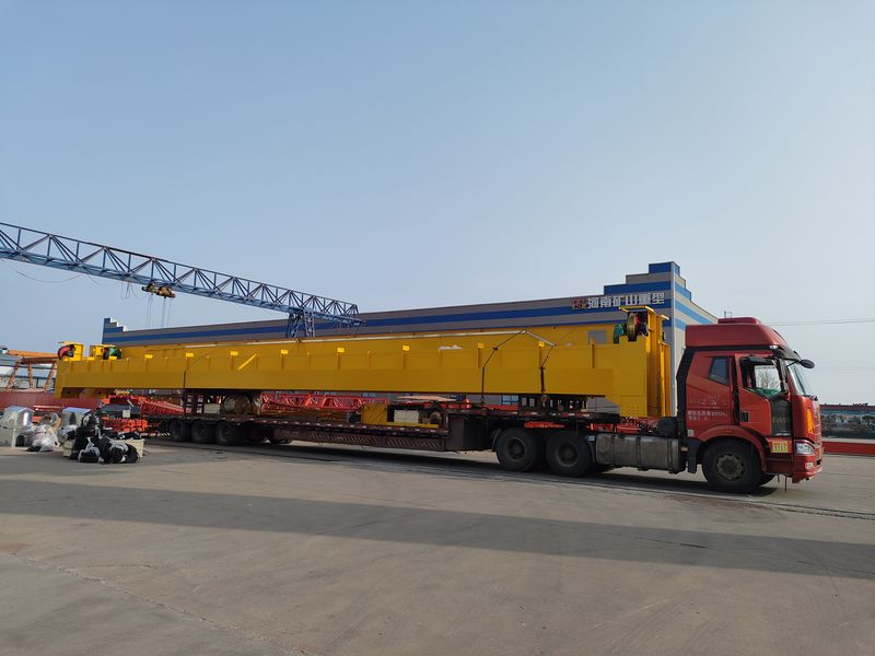 通用橋式起重機  QD32/5t—25.5m  制作完成，發(fā)往河南洛陽交付客戶使用